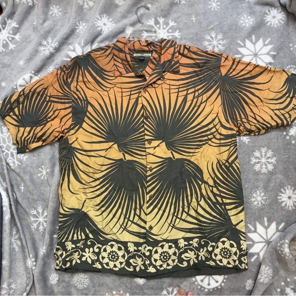 Tommy Bahama Silk Shirt Mens Large Palm Print Button Up Short Sleeve Hawaiian